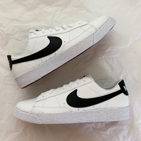 New Nike blazer low black swoosh sneakers shoes - Picture 3 of 8